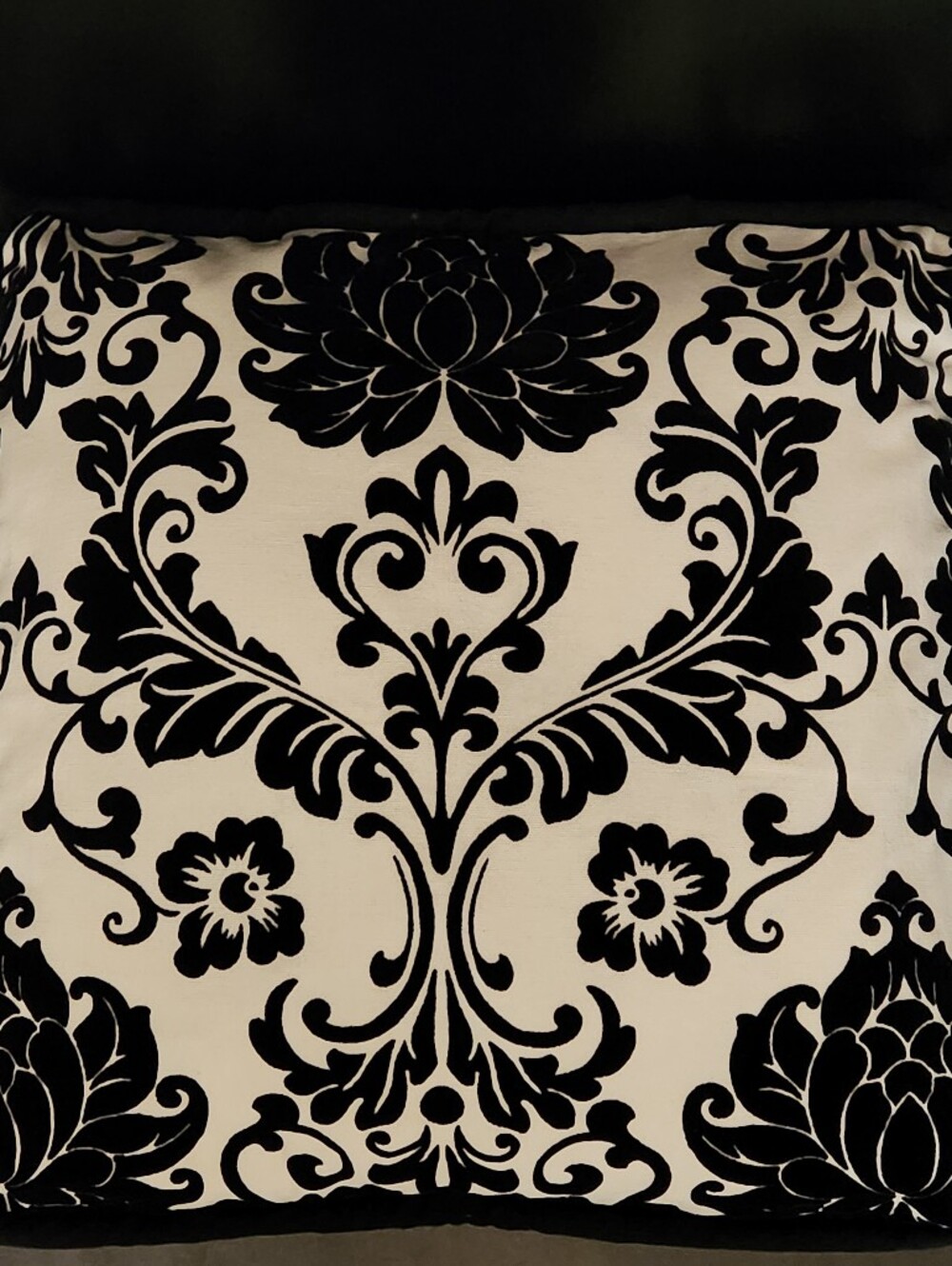 1 Piece Accent Pillow- Black & White - Picture 4 of 7